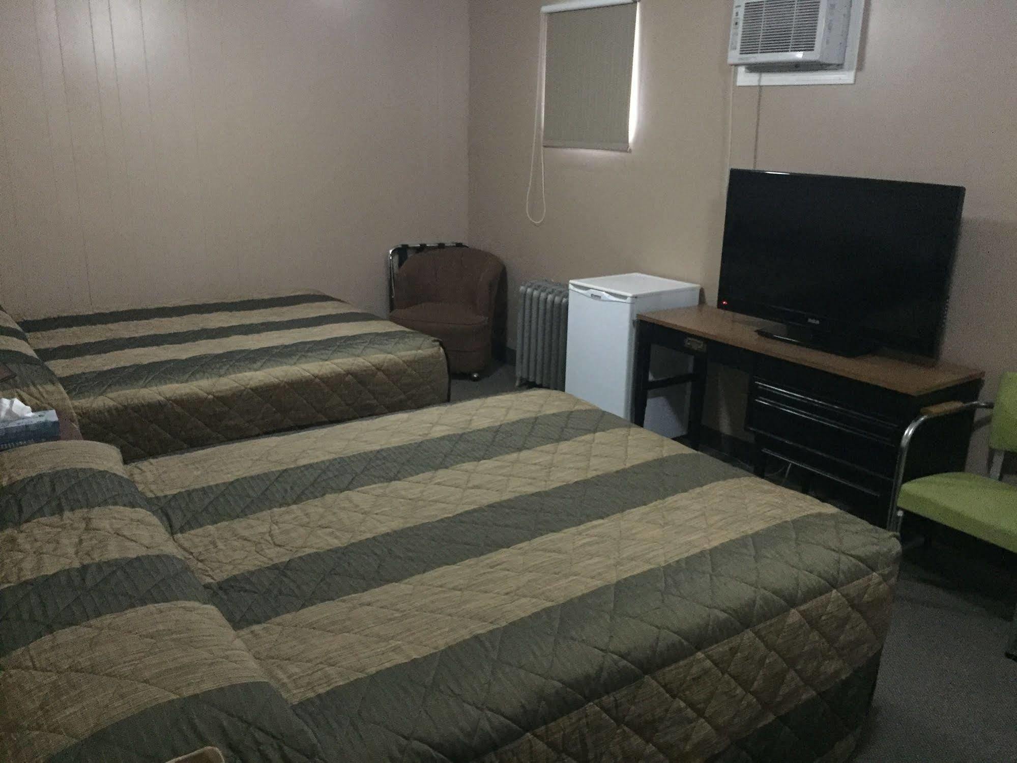 King'S Hotel & Motel By Elevate Rooms Shaunavon Kültér fotó
