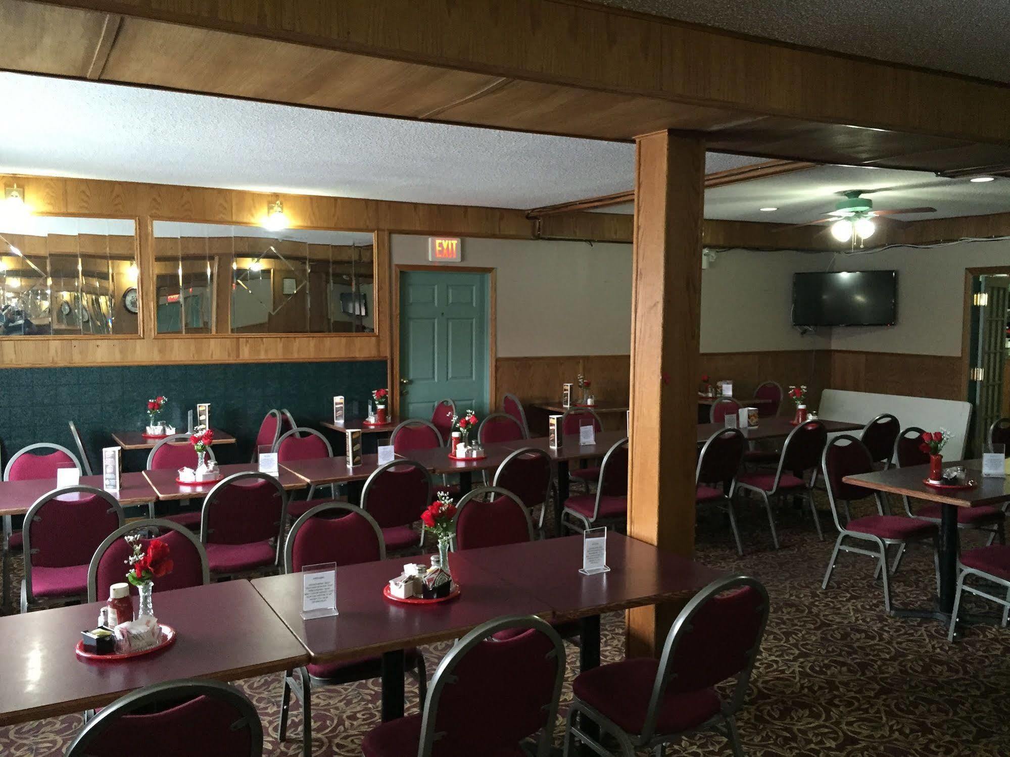 King'S Hotel & Motel By Elevate Rooms Shaunavon Kültér fotó